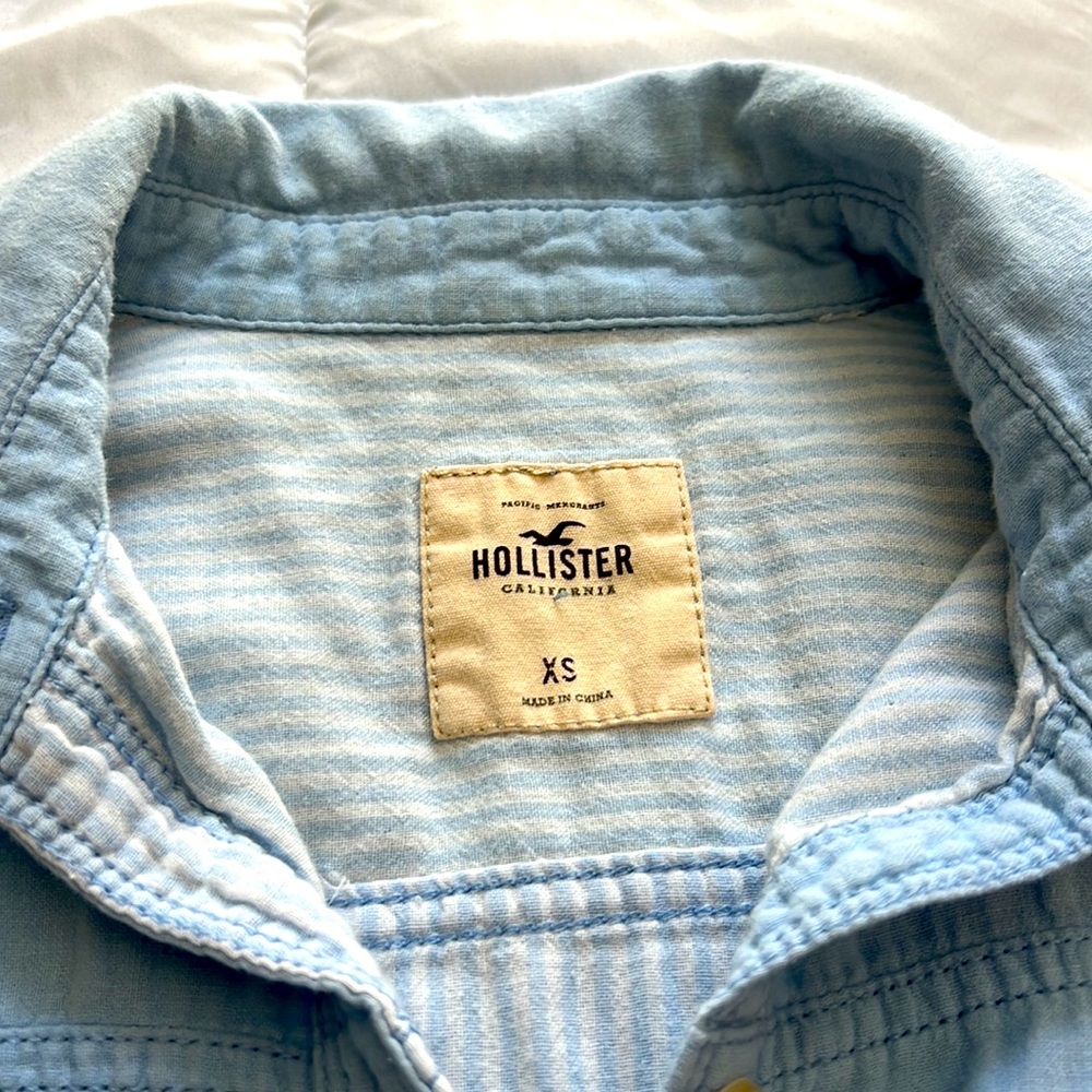 Hollister button down long sleeve XS - Picture 3 of 5